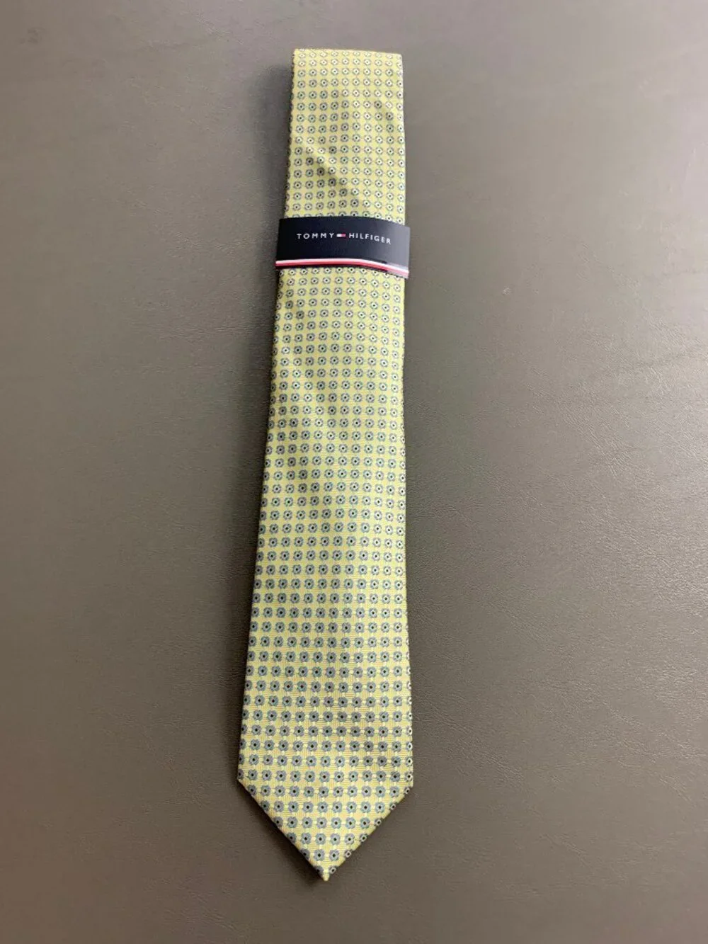 Tommy Hilfiger Men's 3'' Polyester Blend Neck Tie, Yellow Arvin Medallion Floral